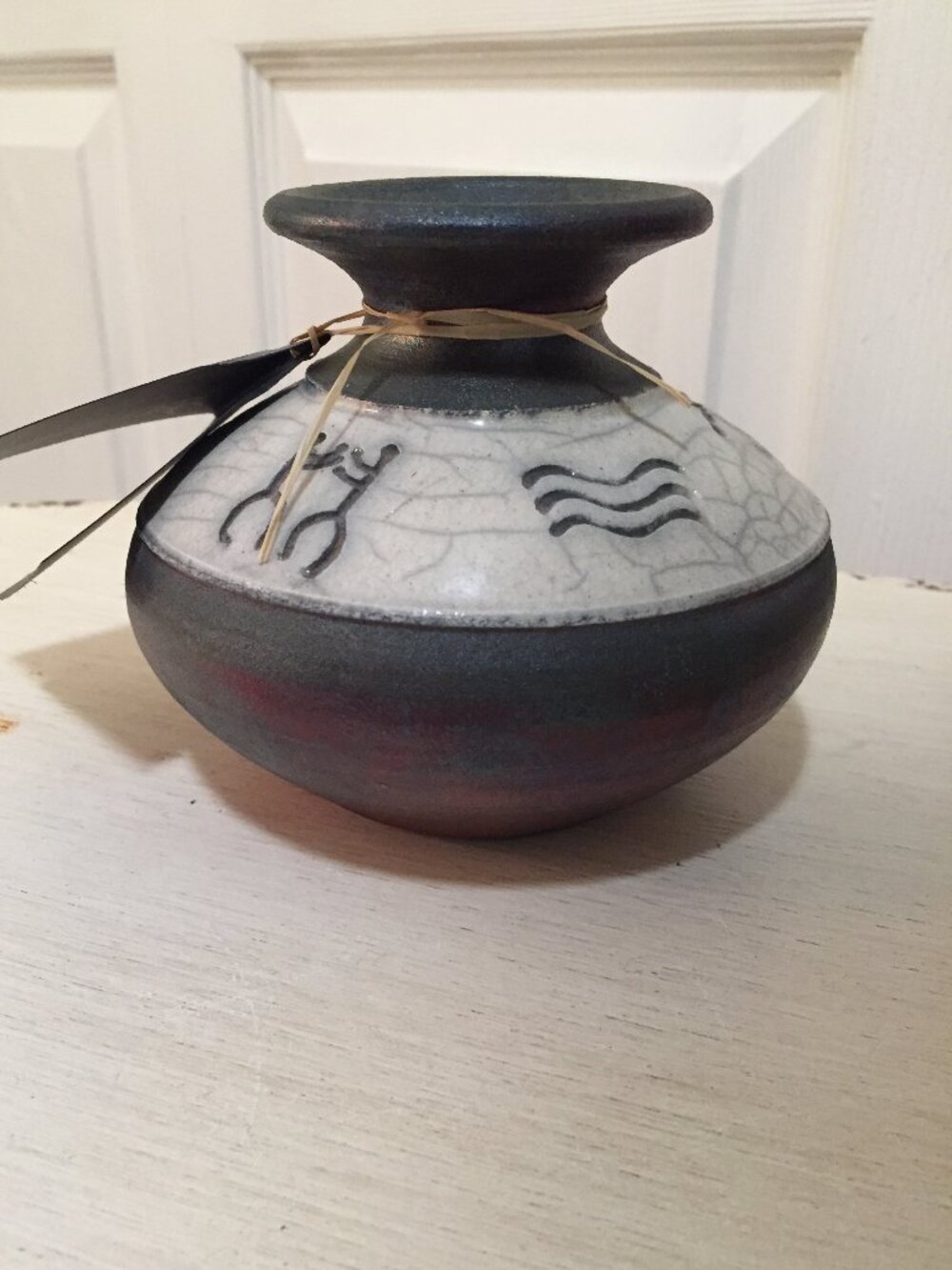 Vtg Handmade Hawaii Raku Art Pottery Petroglyph Vase Signed Meyer 2000 4" Rustic